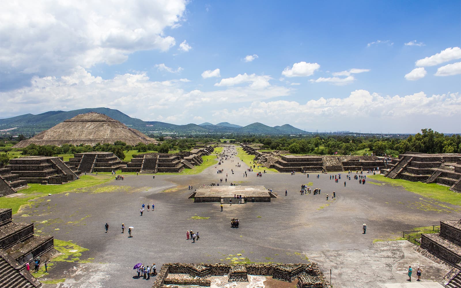 From Mexico City: Teotihuacán Guided Tour with Transfers