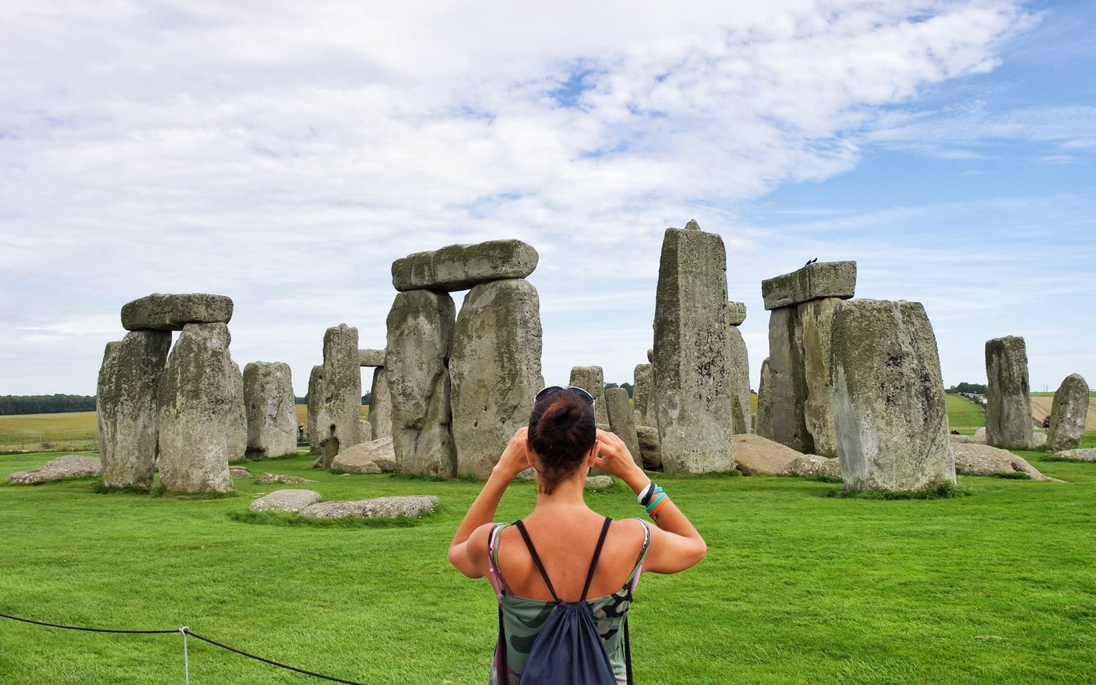Stonehenge & Bath Full-Day Tour with Transfers & Optional Roman Baths Tickets
