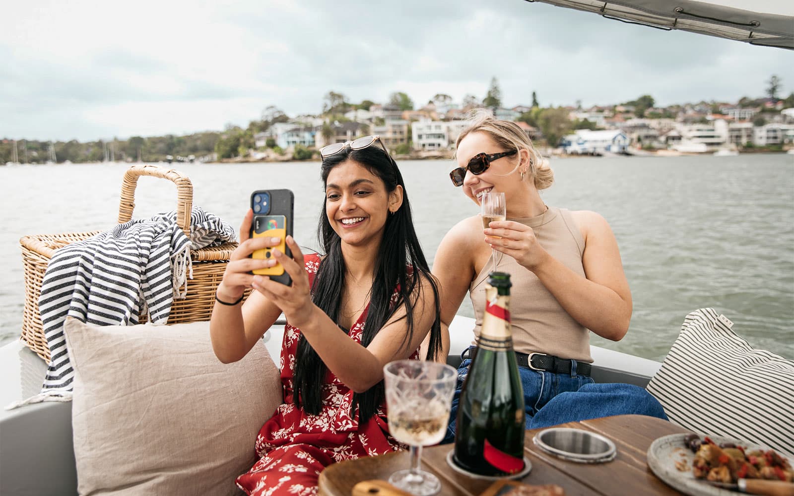 Self-Drive Electric Picnic Boat Tour in Sydney