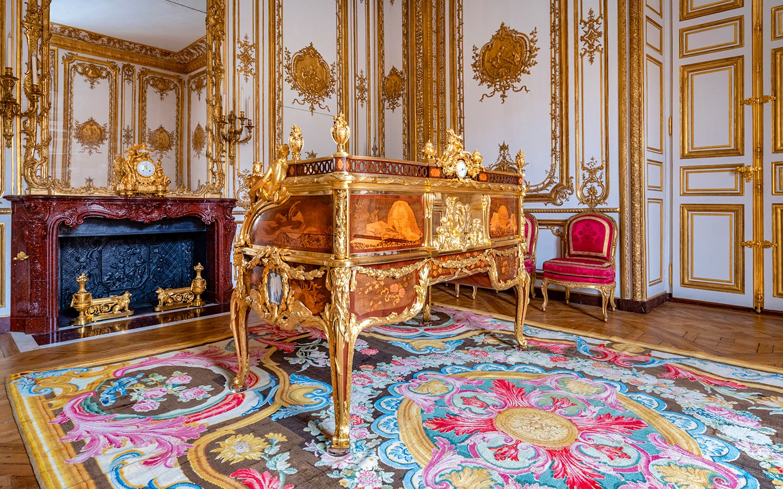 Guided Tour of the King's Private Apartments with Palace of Versailles Skip-the-Line Tickets
