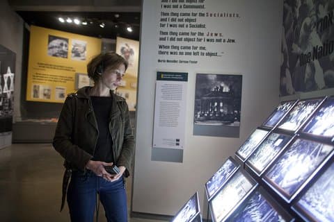 Spring over linjen: 1.5Hour AudioTour - Yad Vashem Holocaust Remembrance Center Ticket