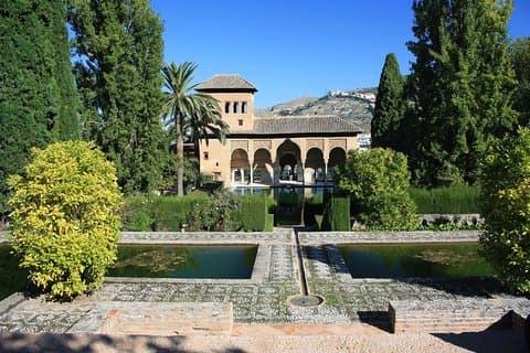 4-Day Guided Tour Cordoba, Seville, Granada and Toledo from Madrid