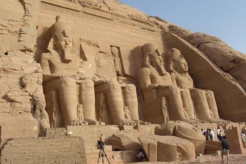 Visite privée aux temples d'Abou Simbel en véhicule d'Assouan