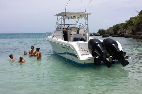 Tour privado en barco de snorkel y playa desde Ocho Ríos