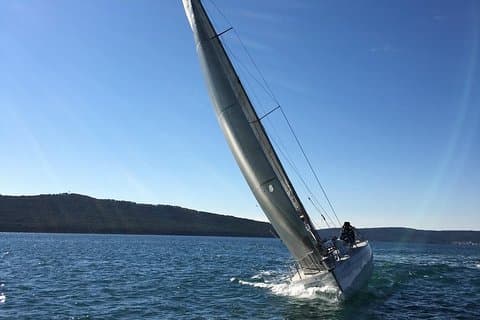 Crucero de día por la costa dálmata de un día en grupo pequeño desde Split