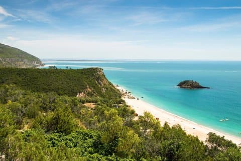 Visite privée d'une journée à Arrabida, Sesimbra et dégustations de vins au départ de Lisbonne