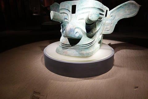 Private Tagestour zu den Sanxingdui Ruinen und Riesenpandas ab Chengdu