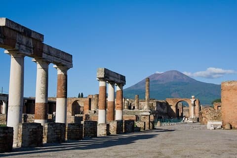 POMPEIIプライベートツアー：世界最大のローマ考古学遺跡
