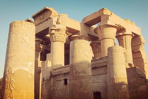 De Luxor Descubra los templos de Edfu y Kom Ombo con guía privada