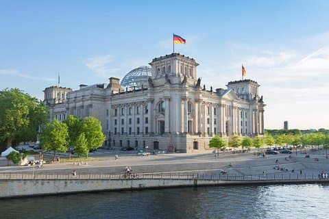 Private ride Berlin to Prague via Dresden (4 hours in Dresden)