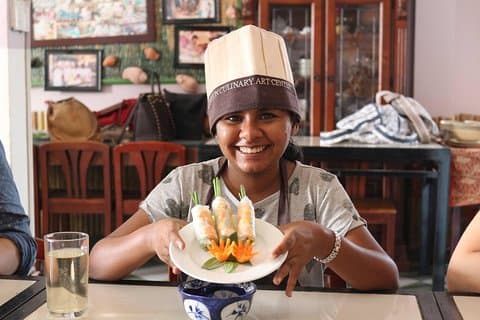 Small-group Cooking Class with Market visiting (3 hours)