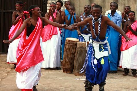Classica lezione di tamburi e danza