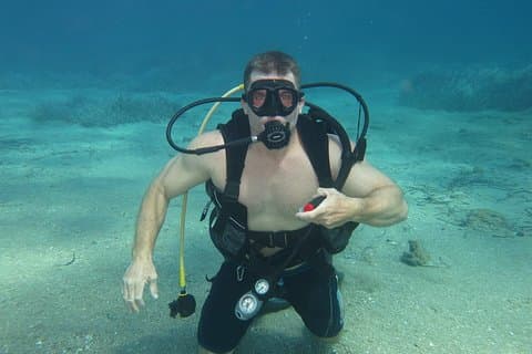 Private Discover Scuba Diving for Beginners in Athens with Pickup