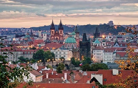 Prague Essentials og lunsj cruise med en kulturell Guide