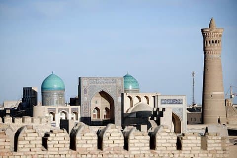 ウズベキスタンの名所を巡る4日間のツアー
