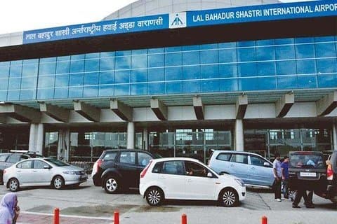 Trasferimento regolare dall'aeroporto di Varanasi all'hotel