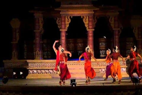 Excursión privada de un día a los templos de Khajuraho con espectáculo de luz y sonido
