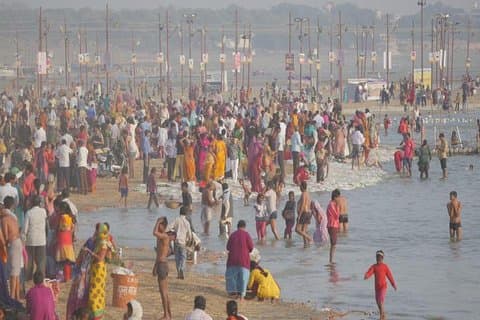 Excursión de un día a Triveni Sangam Allahabad desde Varanasi