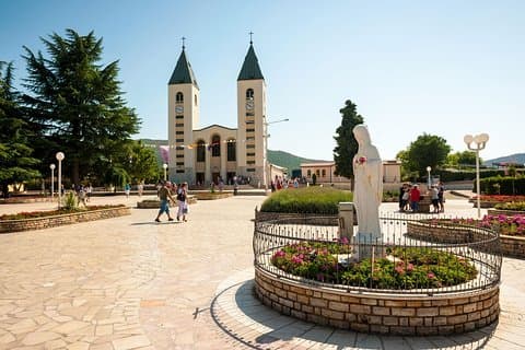 Dubrovnik nach Medjugorje & Kravice - Tagesausflug mit Luxusfahrzeug