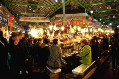 Privat K-Food Walking Tour inklusive besök i Dongdaemun District