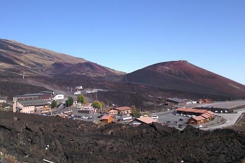 Ätna Exkursion und Mittagessen - Weinprobe im Etna DOC Weingut