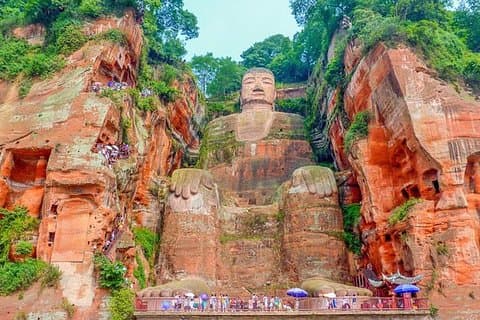 Private Tagestour: Chengdu Panda und Leshan Buddha