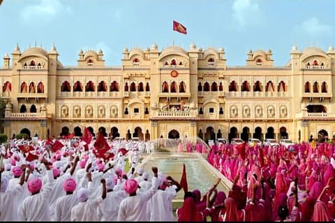 Avtäcker Bollywood: Grand Tour of Iconic Real Sets och deras historia