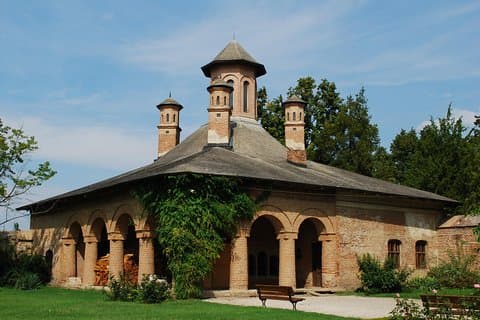 Ontdek Dracula's Tomb and Mogosoaia Palace - privétour vanuit Boekarest