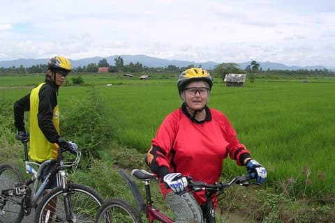 "N°1 de Chiang Mai : demi-journée de vision des champs de riz en VTT"