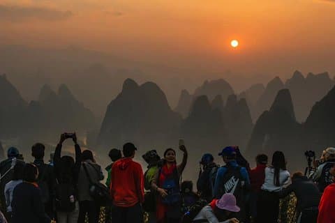 Halve dag Yangshuo Xianggong Mountain Sunrise privétour vanuit GUILIN hotel