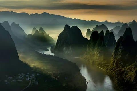 Tour privato del giorno di Yangshuo Xianggong Mountain e Yulong Bamboo Boat