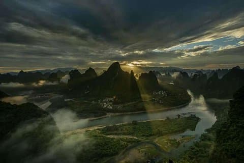 Tour privato di Yangshuo Xianggong Mountain Sunrise di intera / mezza giornata