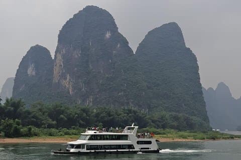 Ganztägige Guilin Li-Flusskreuzfahrt und Yangshuo Liusanjie Show Private Tour