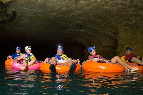 Cave Tubing & Zipline Adventure com almoço