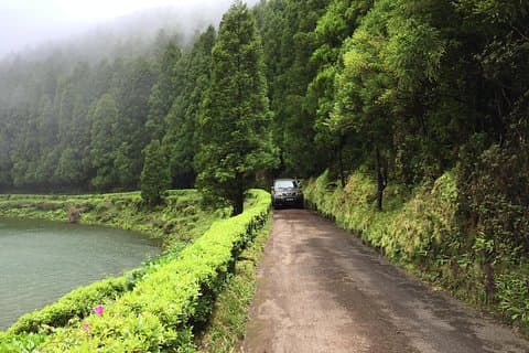 Grib din dag i São Miguel med en 4x4 privat tur