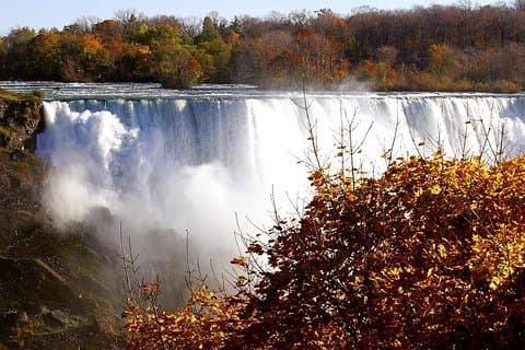 Privétransfer Hamilton Intn'l Luchthaven (YHM) naar Niagara Falls