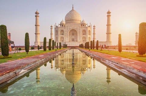 Desde Delhi: Tour de una noche por Taj Mahal y Agra en coche