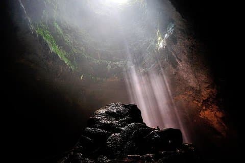Privat heldags Jomblang och Pindul Caves Oyyo River Tubing Tour