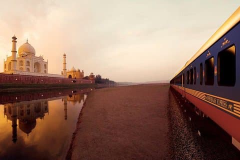 Privat hel dag Agra och Taj Mahal Tour med höghastighetståg med måltider