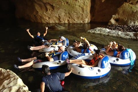 Aventure grotte en bouée et tyrolienne depuis Belize City