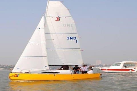 Weekend a vela nel porto di Mumbai (base condivisa)