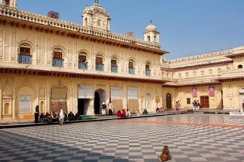 A Private Overnight Excursion To Ayodhya from Lucknow