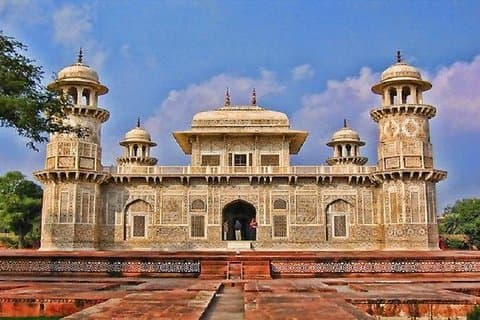 Privat rundtur i gravene i Agra