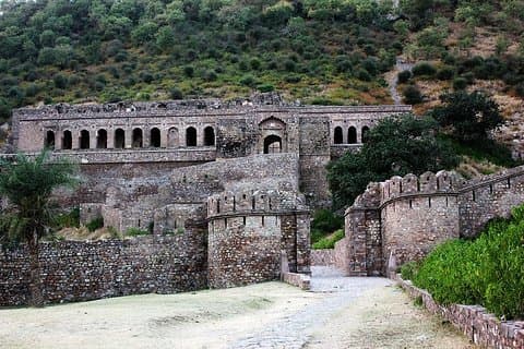 Dagtocht naar Bhangarh en Abhaneri vanuit Jaipur met lunch