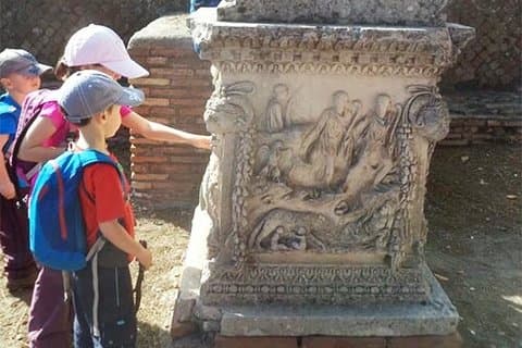 Tour privato di Bagni Caracalla e Circo Massimo per bambini e famiglie