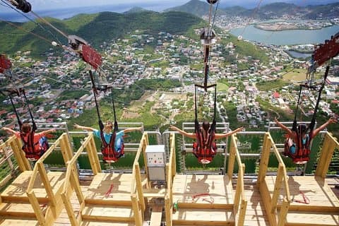 レインフォレスト アドベンチャー セント マーチン島のスカイ エクスプローラーとフライング ダッチマン