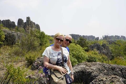 Visite d'une journée des grottes de Stone Forest & Jiuxiang depuis Kunming