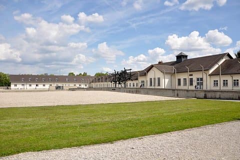 Munchen City Tour och Dachau Concentration Camp Memorial Site Dagstur från Frankfurt