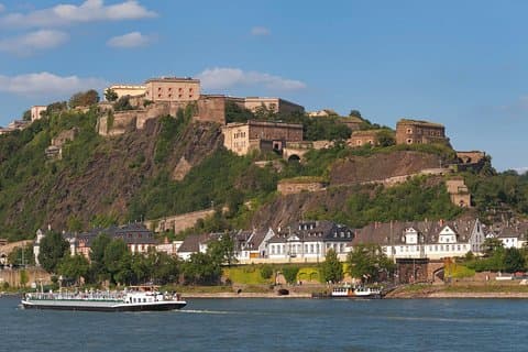 Koblenz-Tagesausflug von Frankfurt aus: Festung Ehrenbreitstein, Fahrt mit der Seilbahn über das Rheintal und deutsches Abendessen