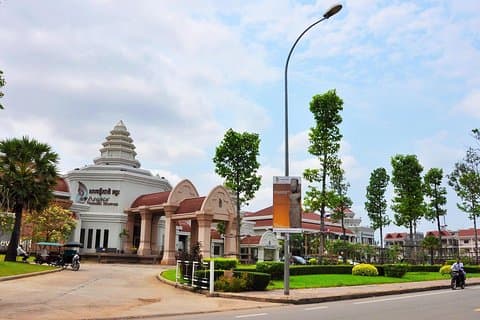 Angkor National Museum with transport
